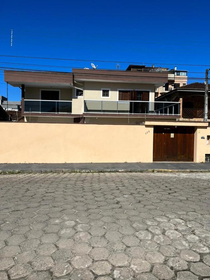 Casa Centro Com Piscina Villa อูบาตูบา ภายนอก รูปภาพ