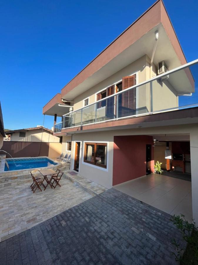 Casa Centro Com Piscina Villa อูบาตูบา ภายนอก รูปภาพ